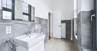 von_poll_real_estate_property_2533505013_image_3