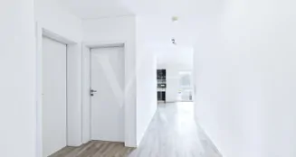 von_poll_real_estate_property_25361091_image_1