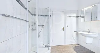 von_poll_real_estate_property_25418122_image_2