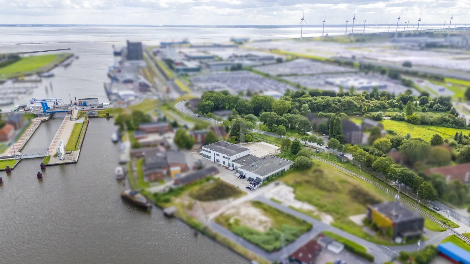 Attraktive Lagerhalle in attraktiver Hafenlage