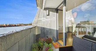 von_poll_real_estate_property_2533505014_image_0