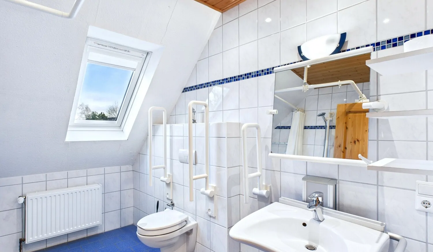 barrierefreies Duschbad 2 im Obergeschoss