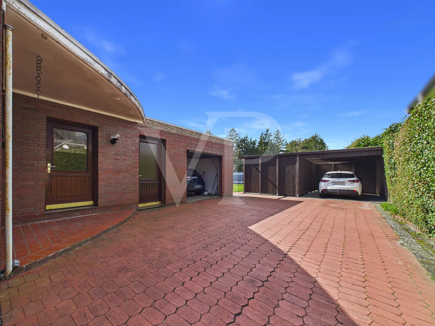 Garage und Carport