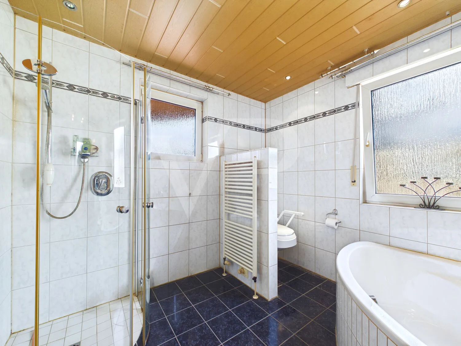 Badezimmer EG