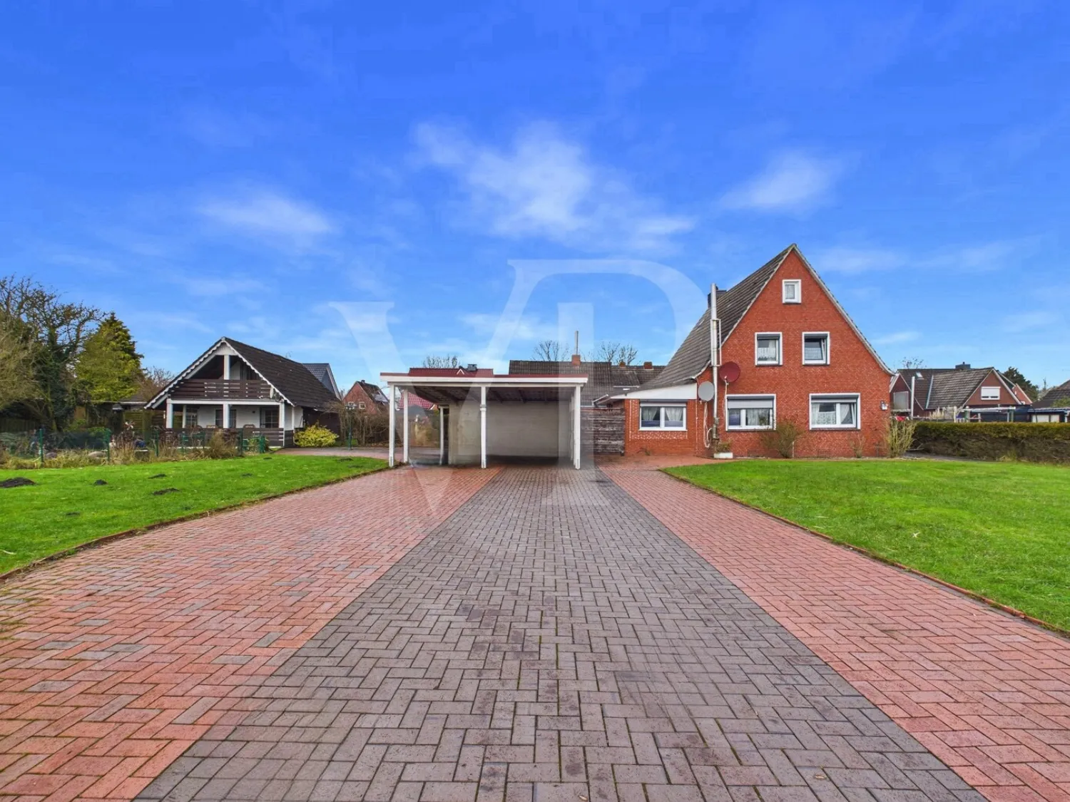 Einfamilienhaus mit großem Grundstück und Ferienhaus!