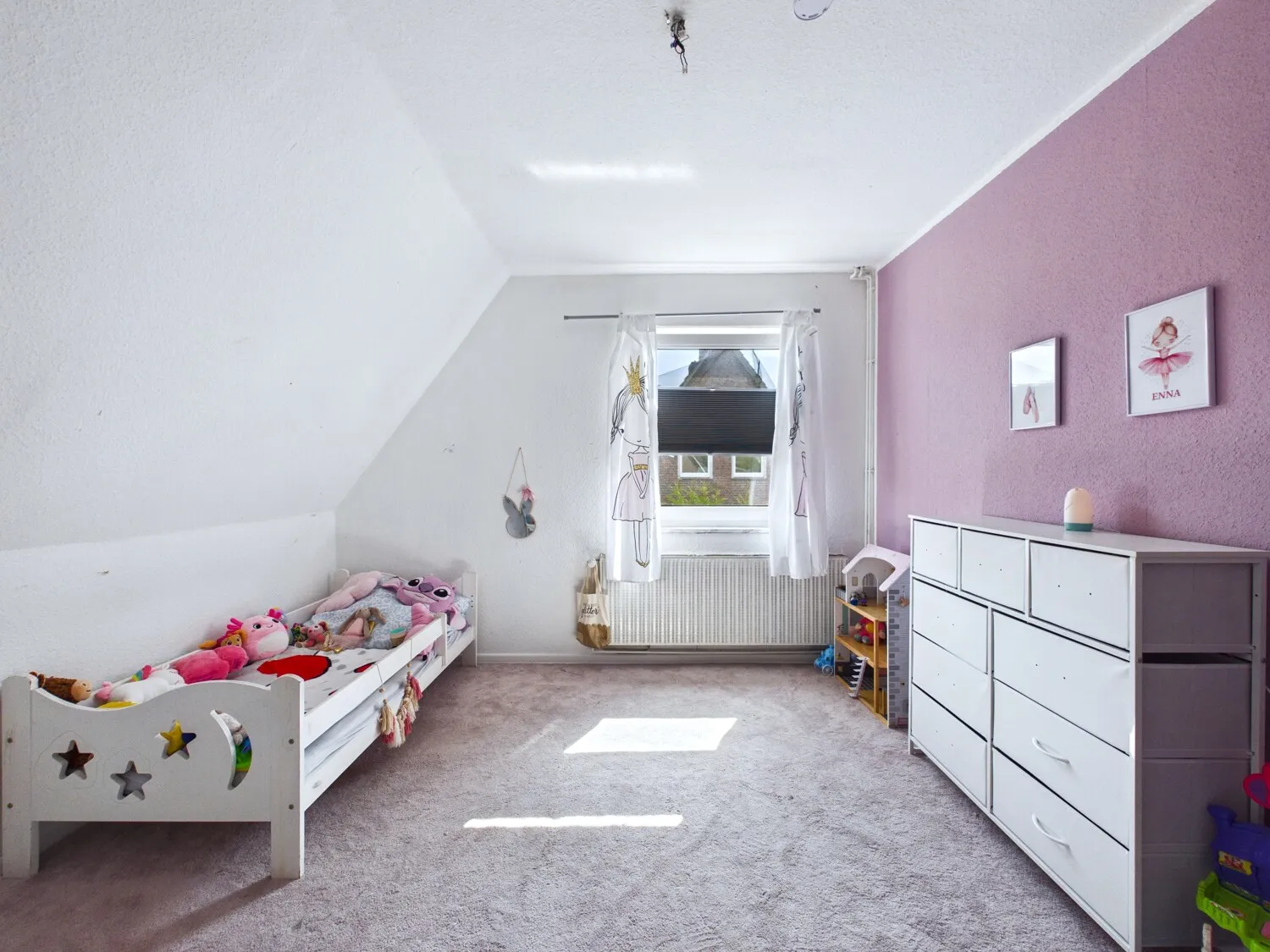 Schlafzimmer DG