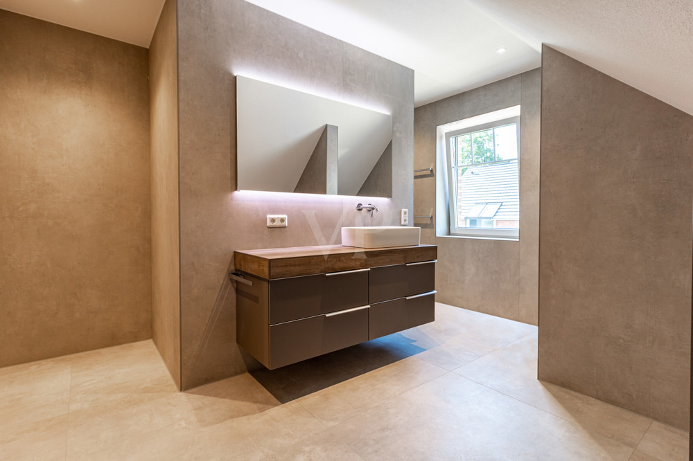 Badezimmer (OG)