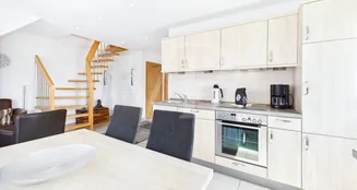 von_poll_real_estate_property_25335078_image_2