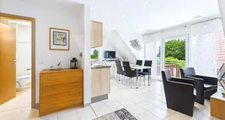 von_poll_real_estate_property_25335078_image_0