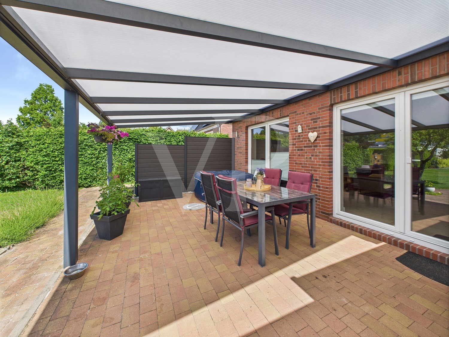 Überdachte Terrasse