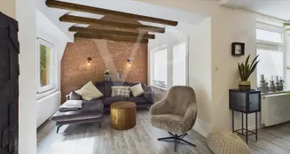 von_poll_real_estate_property_243610522_image_0