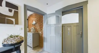 von_poll_real_estate_property_243610522_image_2