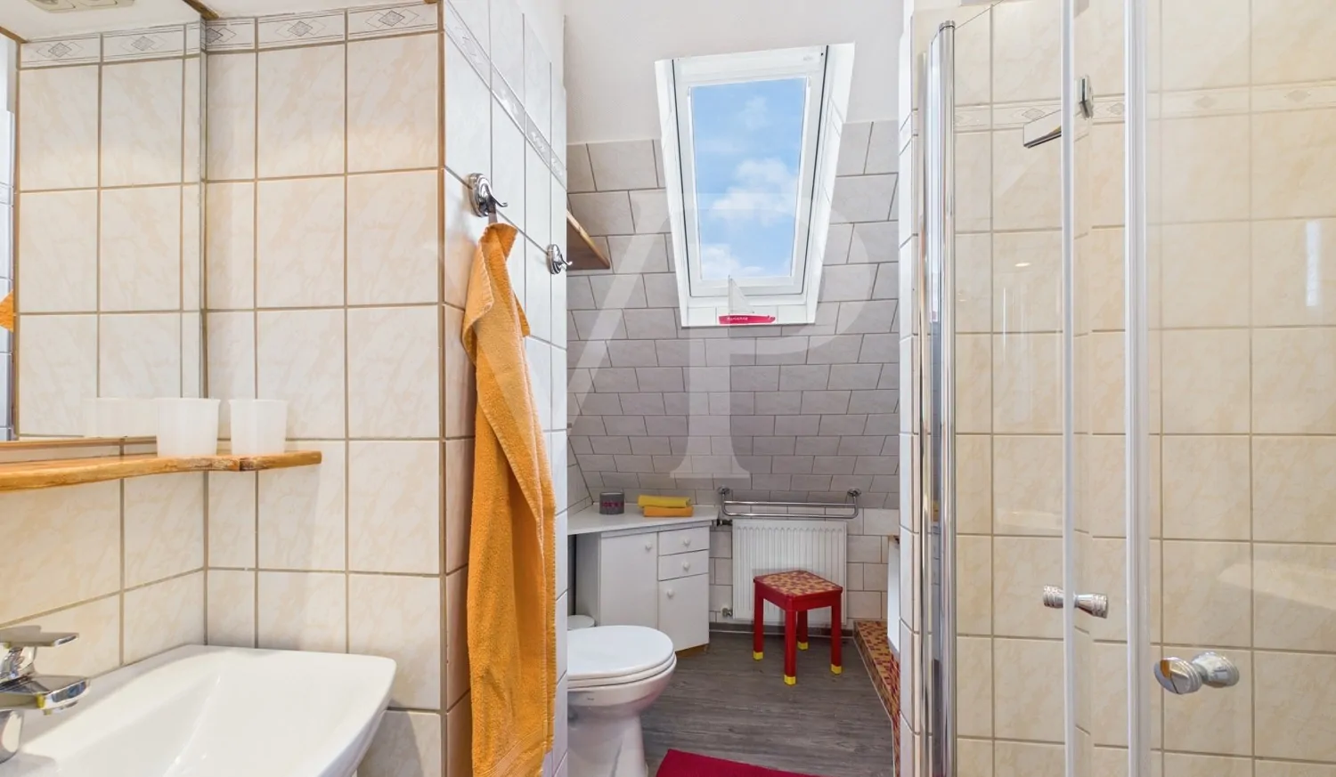 Vollbad Ferienwohnung OG