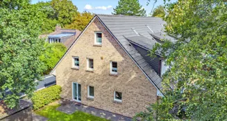 von_poll_real_estate_property_254180791_image_0